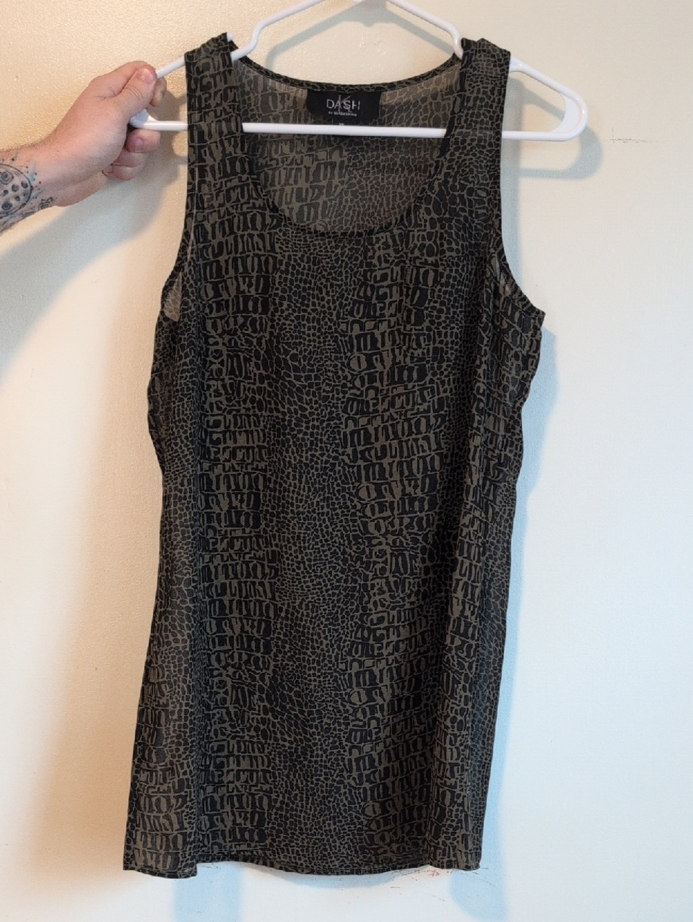 Kardashian Kollection Black and Gray Sleeveless Patterned Tank Top